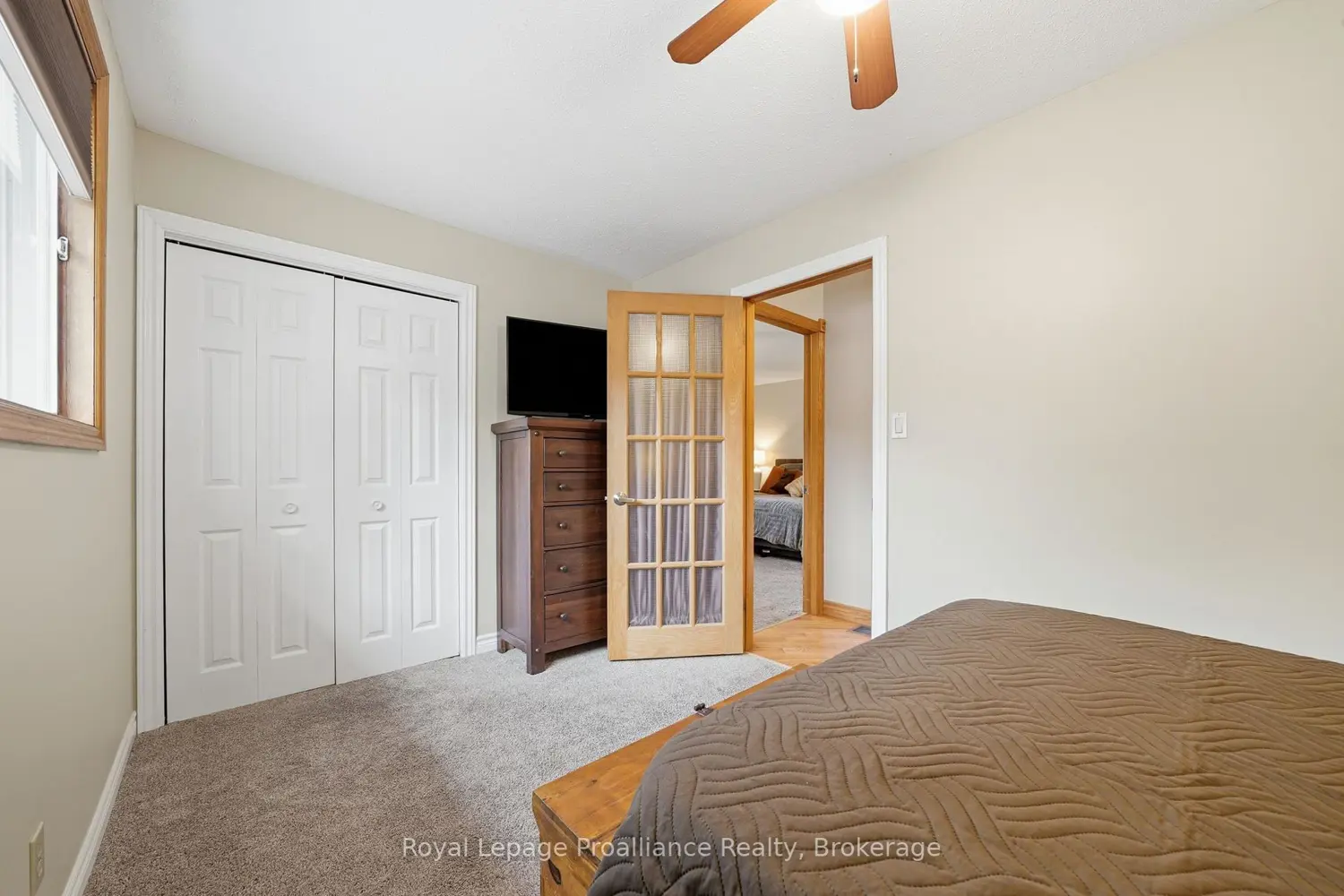 40 Springbrook Crescent photo 5
