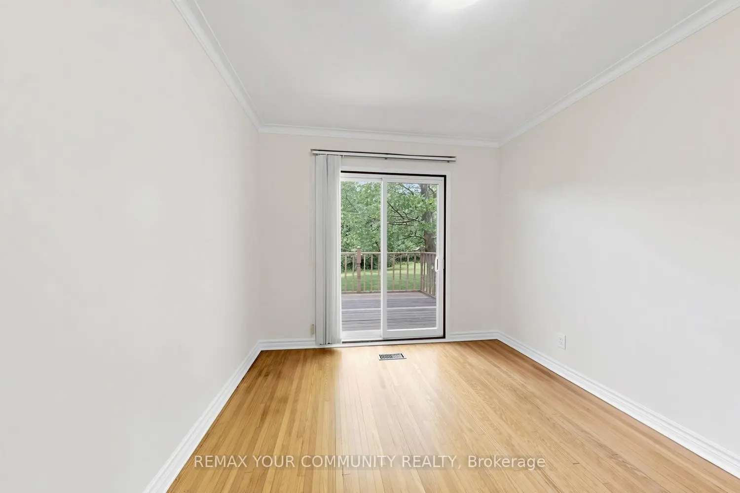 10 Winlaw Place photo 5
