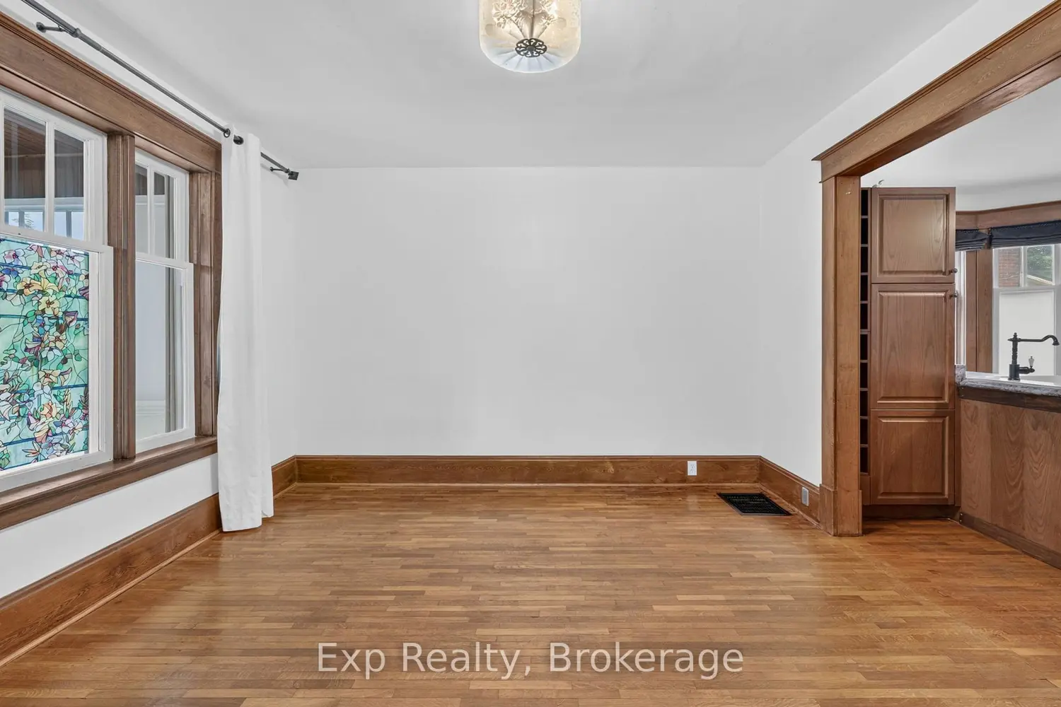98 Cedar Street photo 2