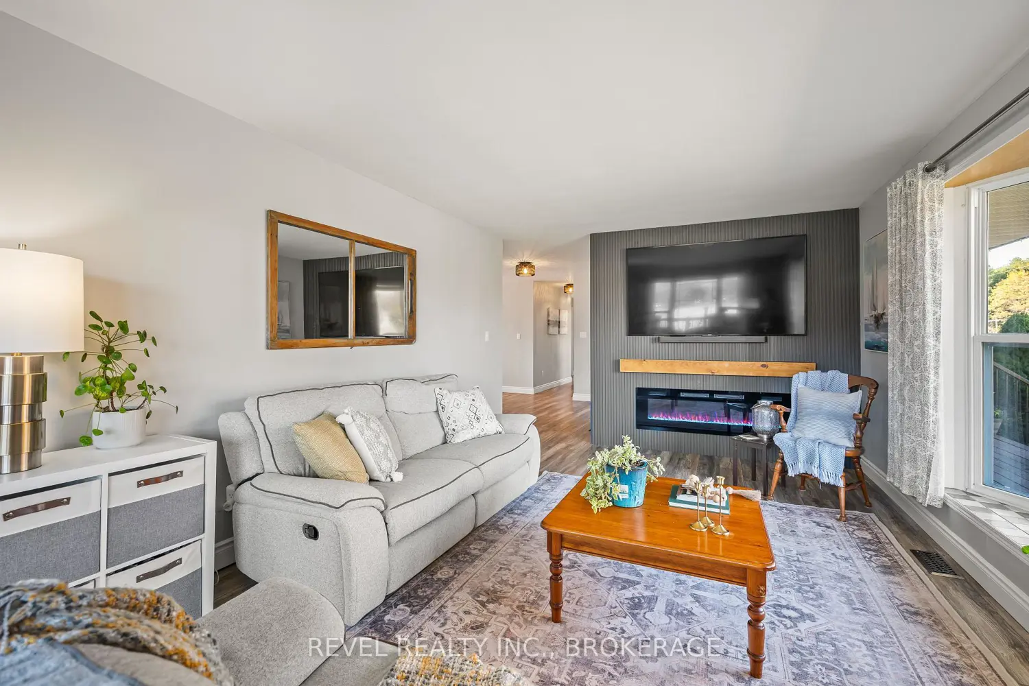 2089 Sunbury Road photo 3