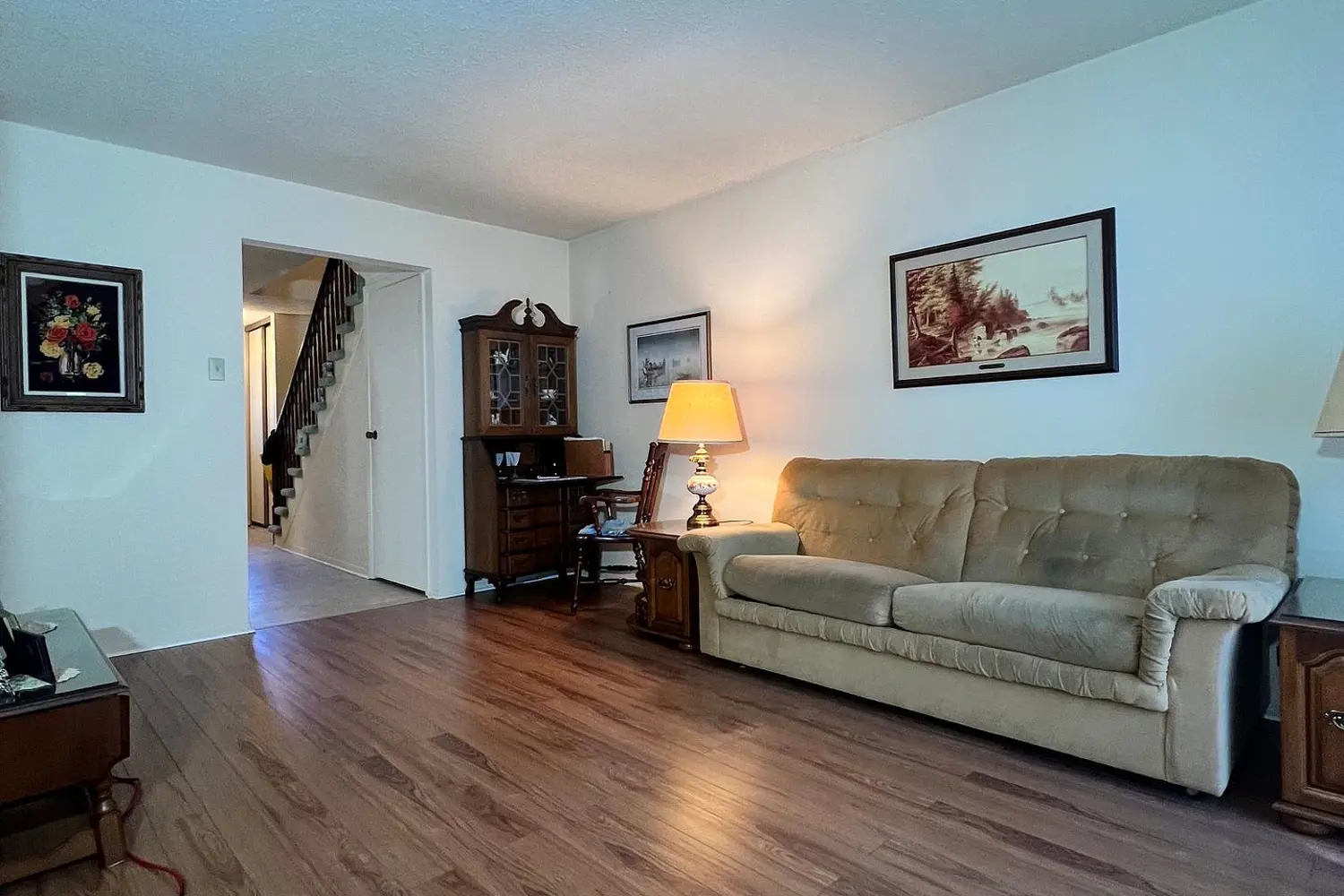 4156 Wheelwright Crescent photo 4