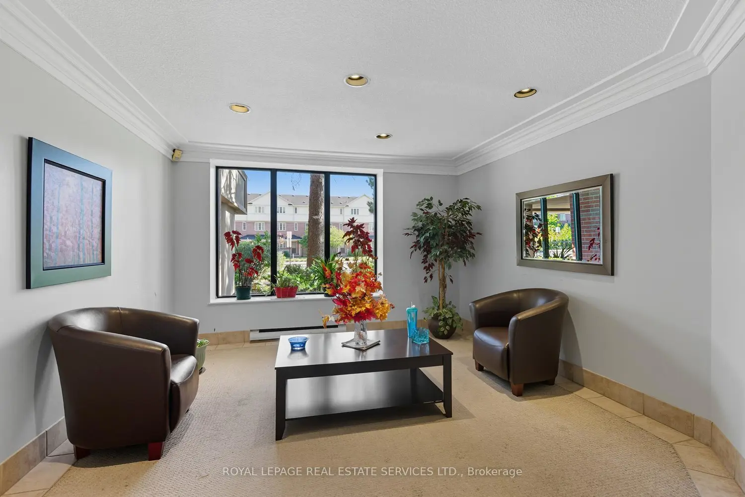 6720 Glen Erin Drive 904 photo 4