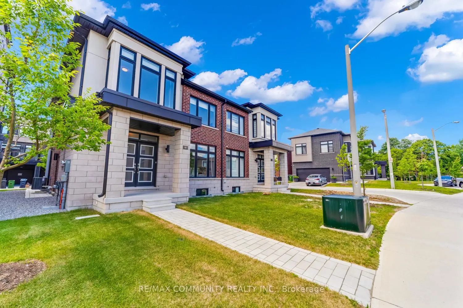 10 Liam Foudy Court photo 2