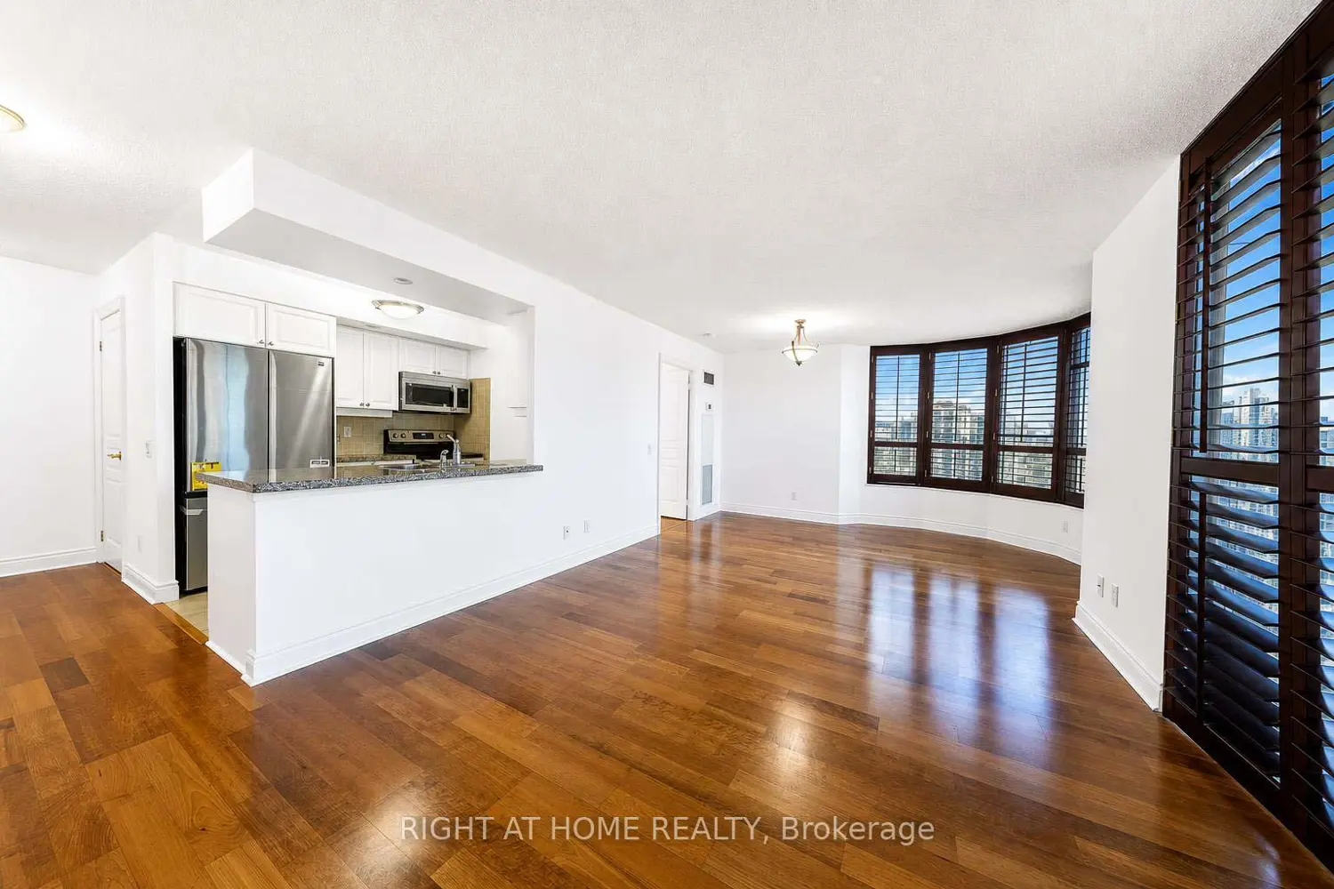 10 Northtown Way 1405