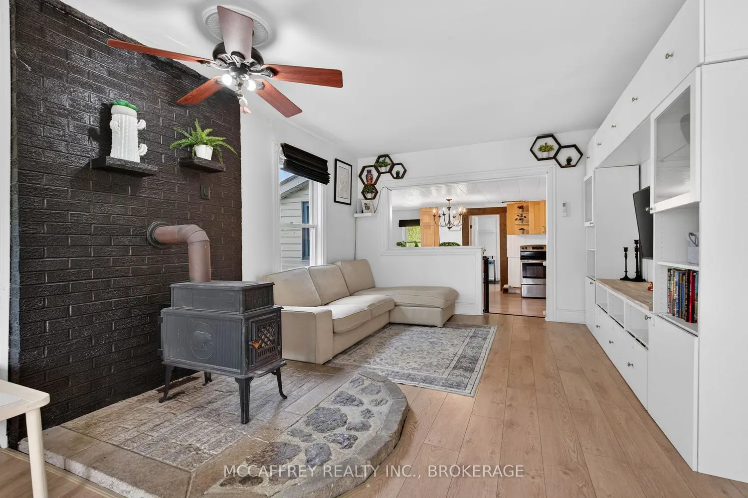 476 Hoards Road photo 4