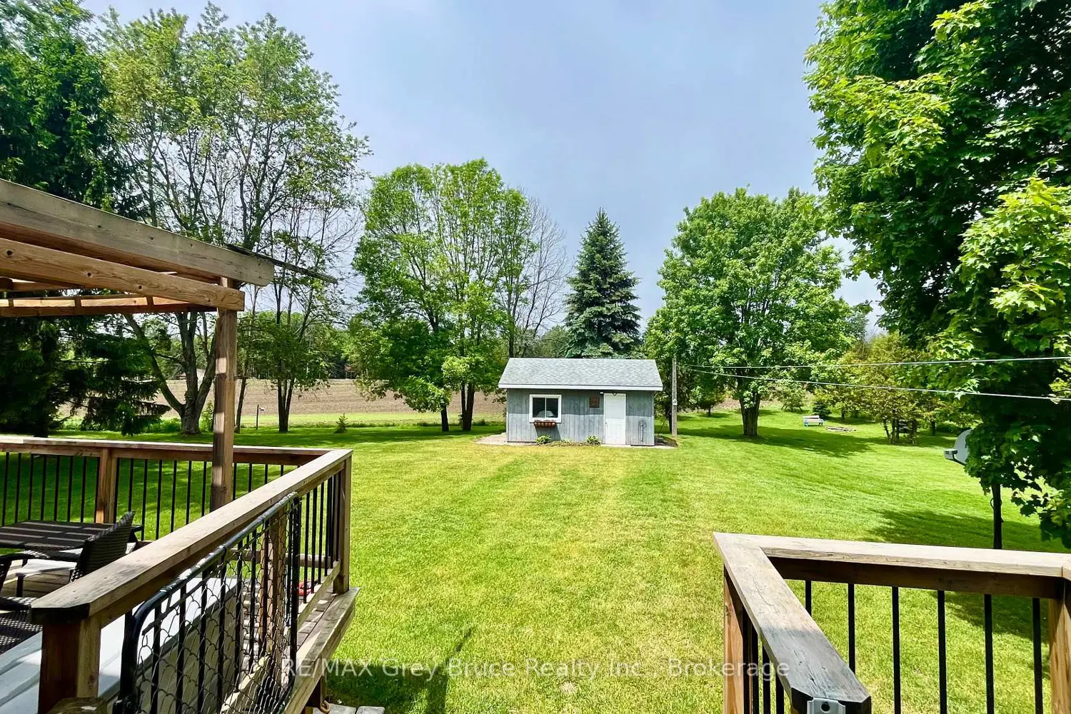 112 Mary Avenue photo 3