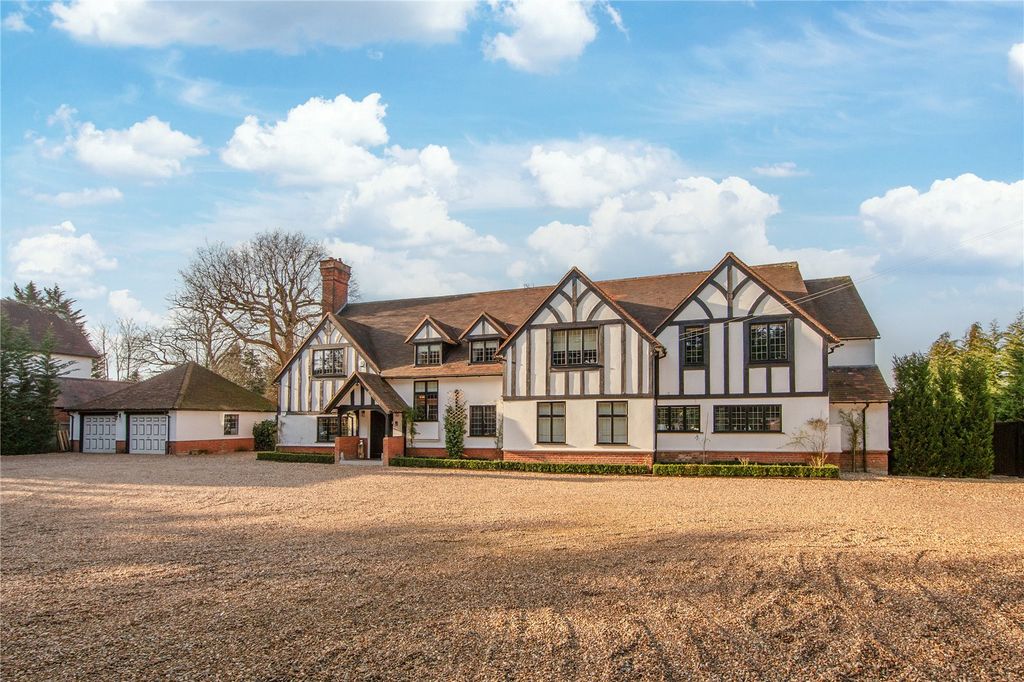 6 bed detached house for saleWatford Road, Radlett, Hertfordshire WD7