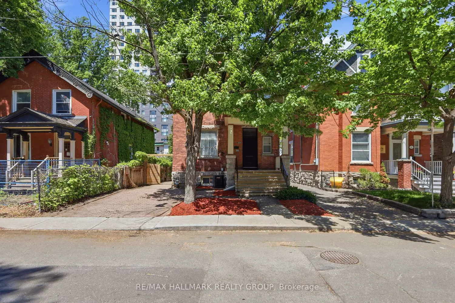 419 Besserer Street photo 2