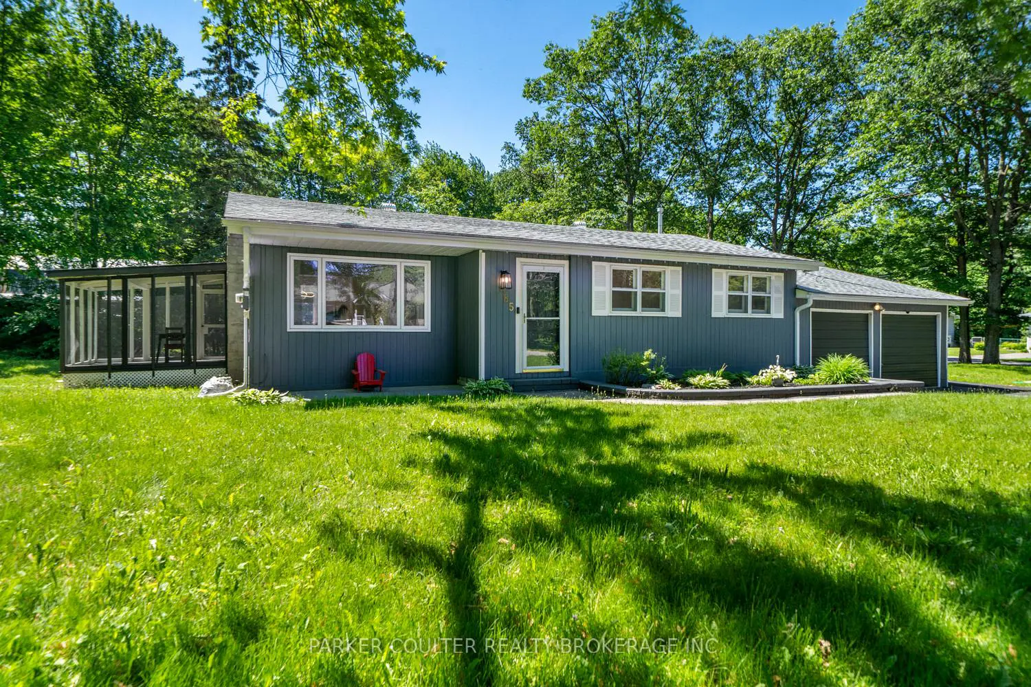 85 Evans Avenue photo 2