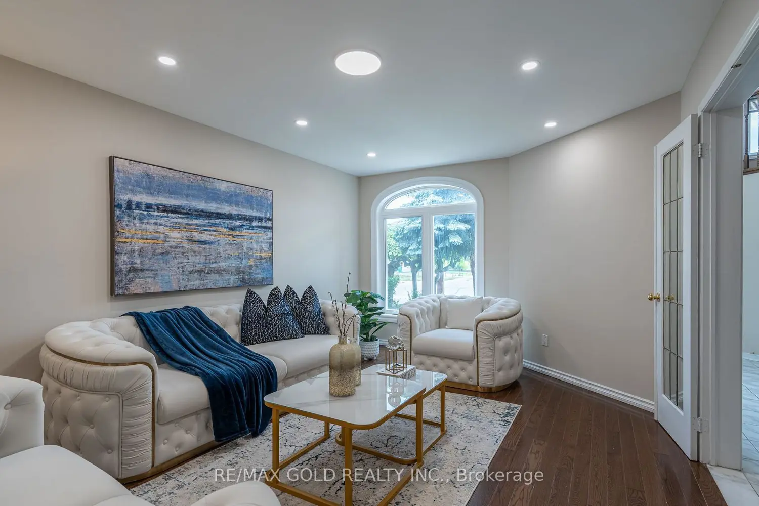 19 Eagleridge Drive photo 4