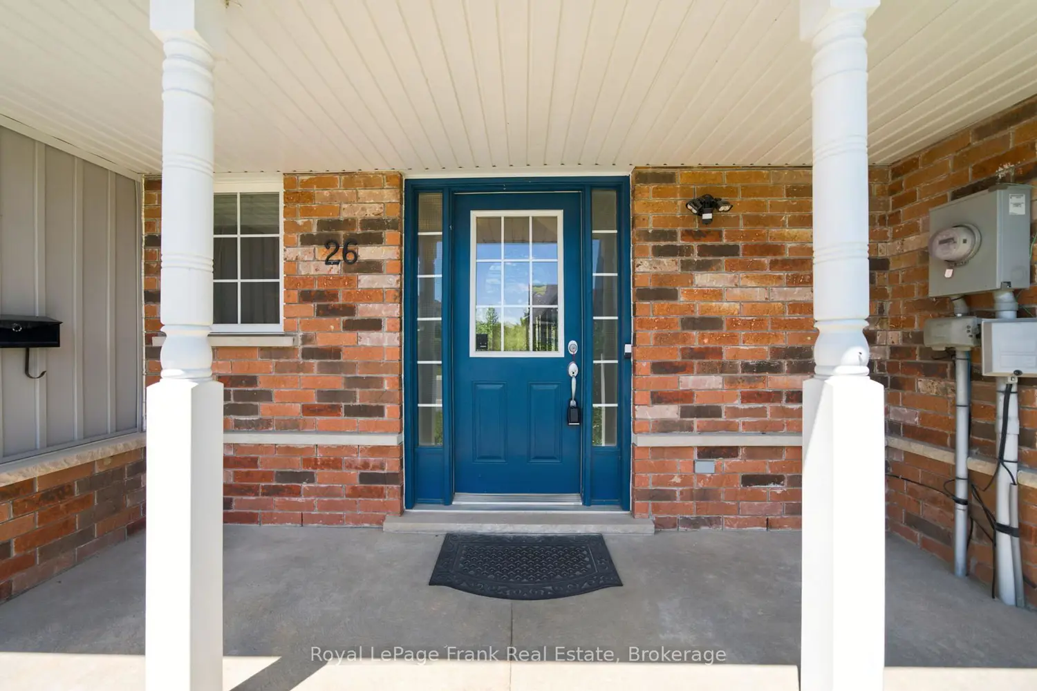 26 Fallingbrook Crescent photo 2