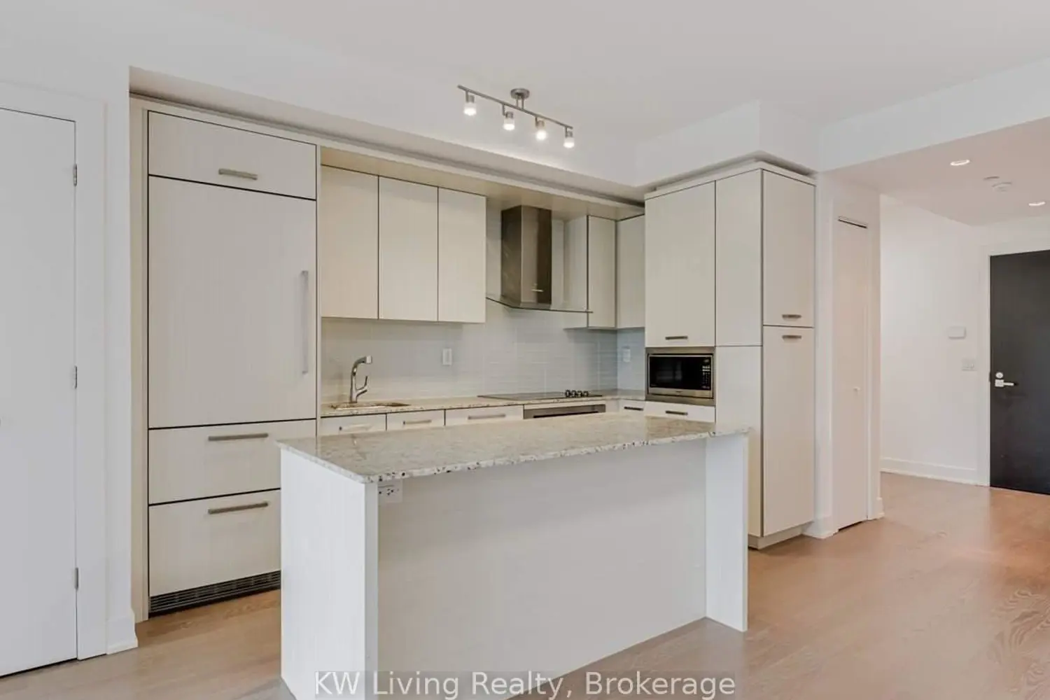 3018 Yonge Street 409 photo 4