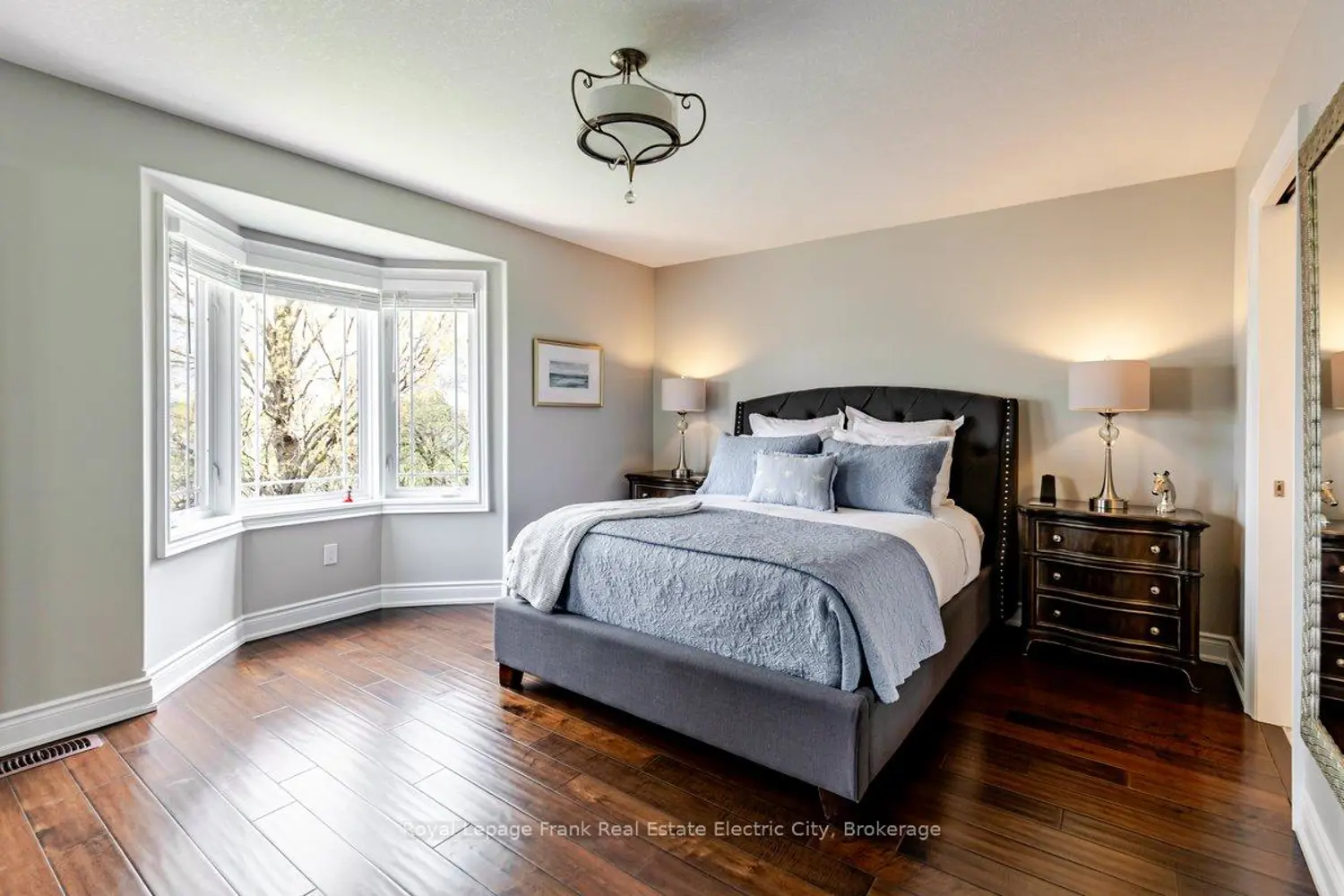 519 Grange Way photo 5