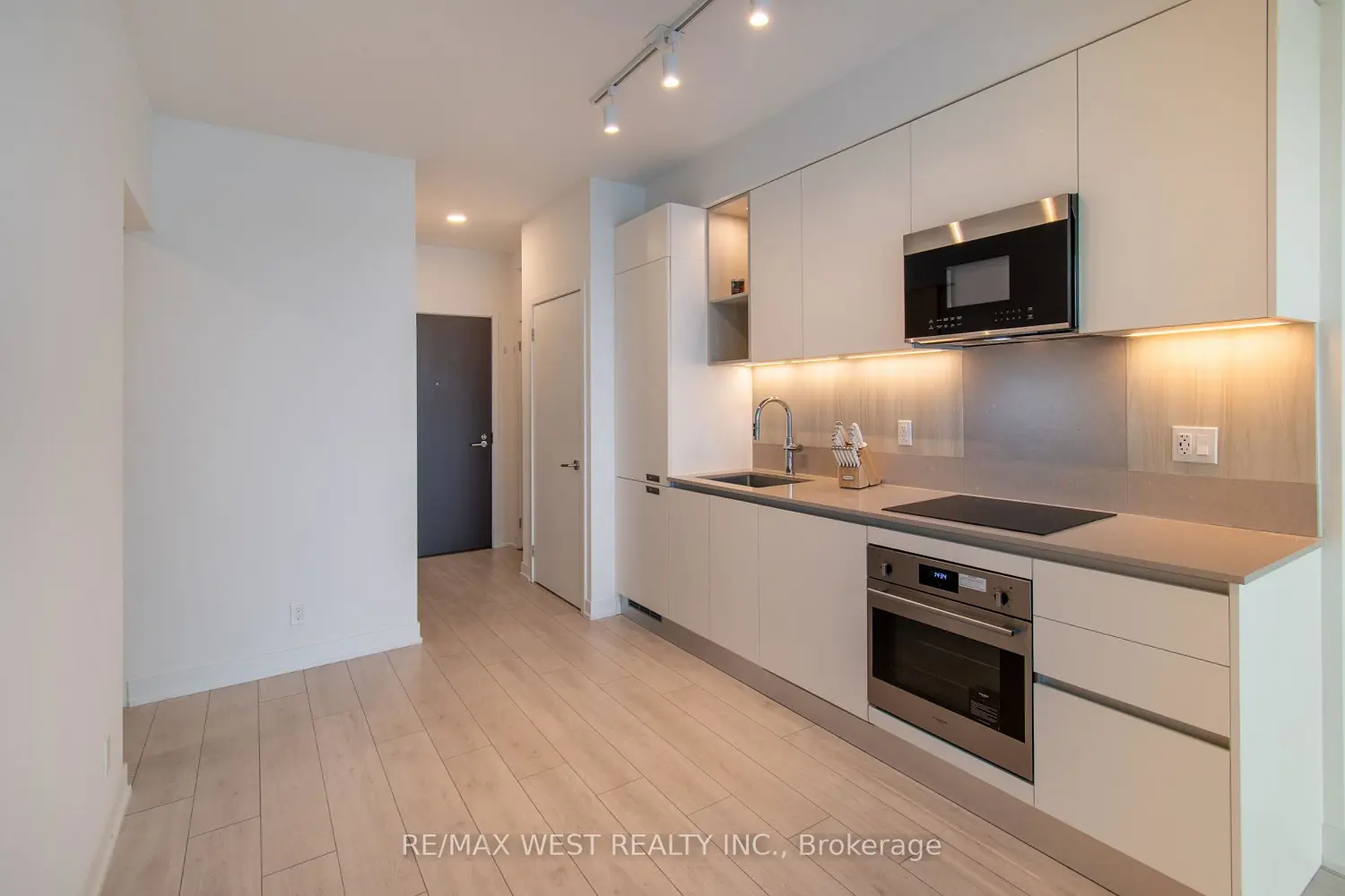 39 Mary Street 1210 photo 3