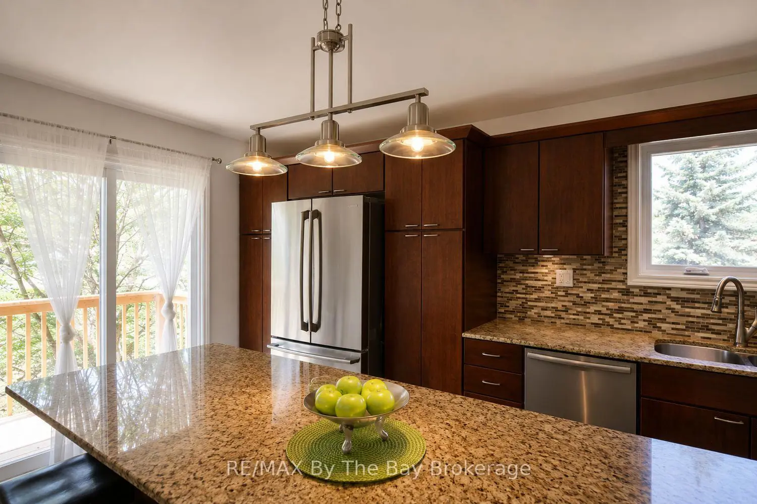 2 Birchmount Circle photo 3