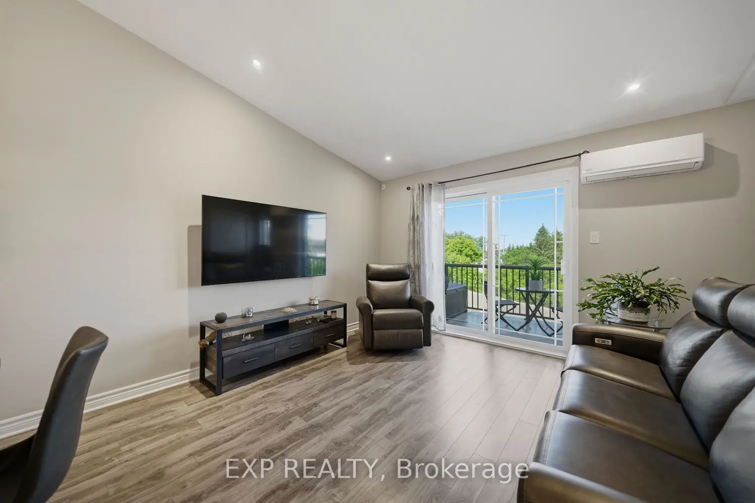 225 Spence Avenue 203 photo 4