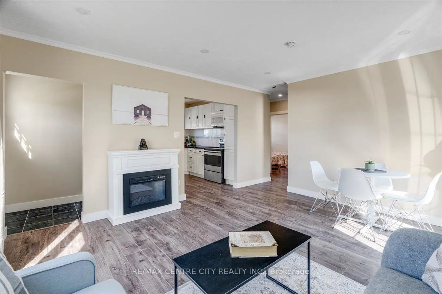 359 Albert Street photo 3