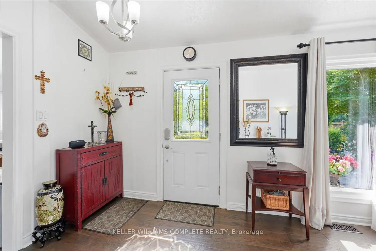 3255 Prior Crescent photo 2