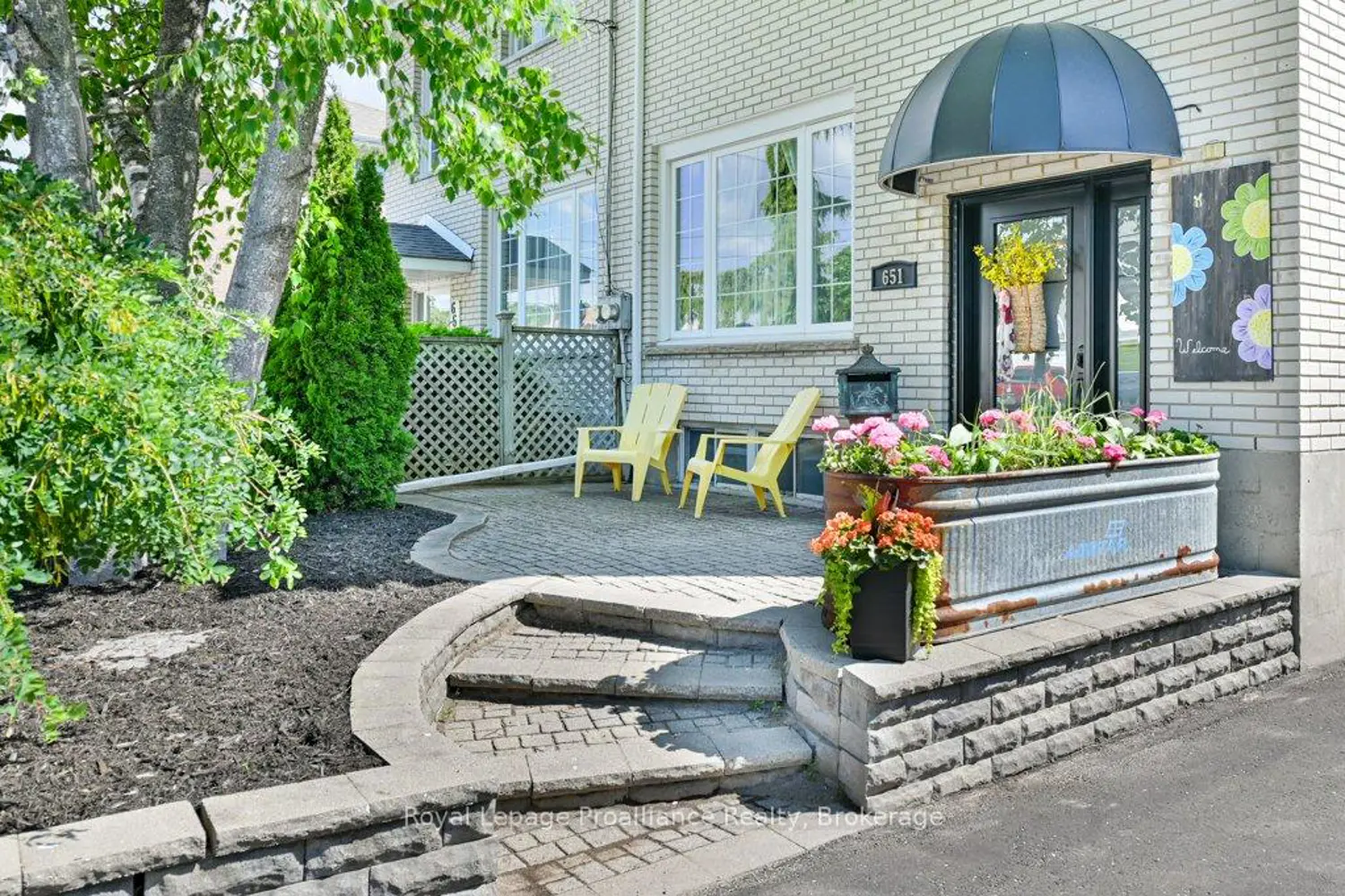 651 Front Street photo 3