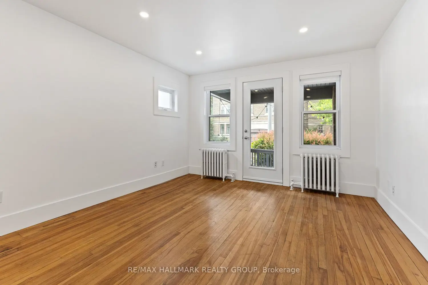 455 Metcalfe Street photo 4