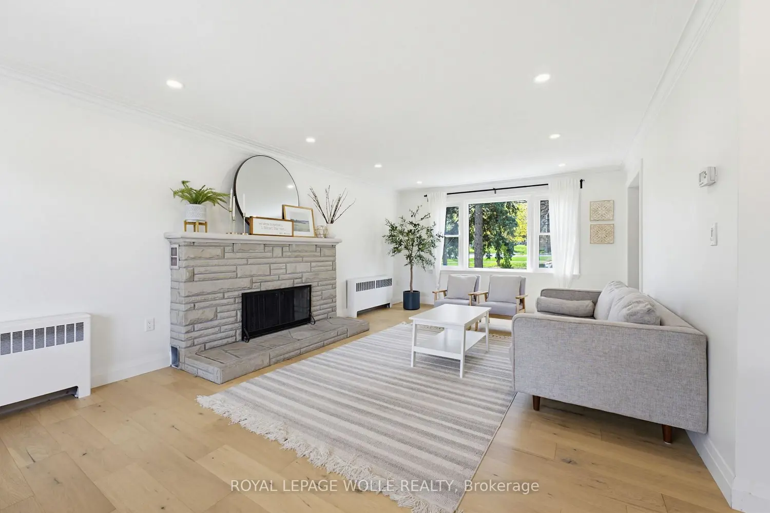 3623 Nafziger Road photo 4