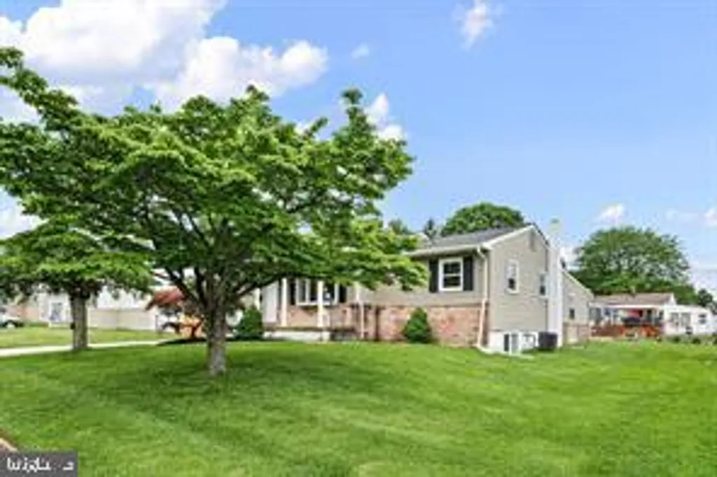 602 Tamara Circle, Newark, DE 19711 photo 2