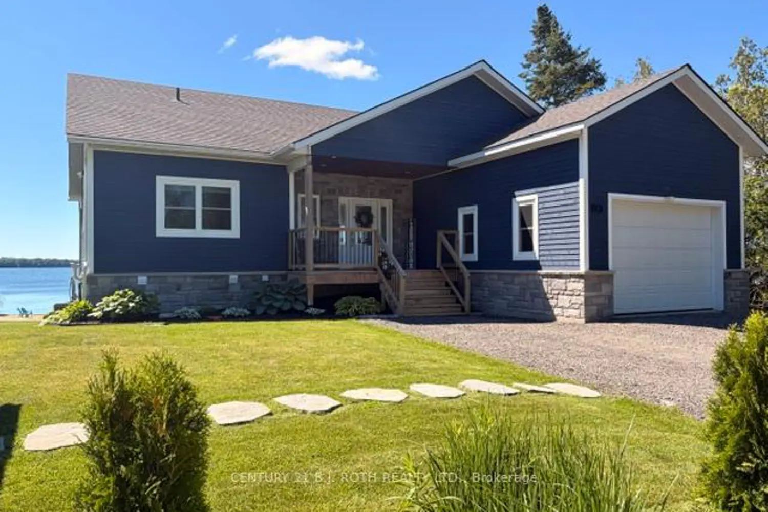 1931 Woods Bay Road photo 2