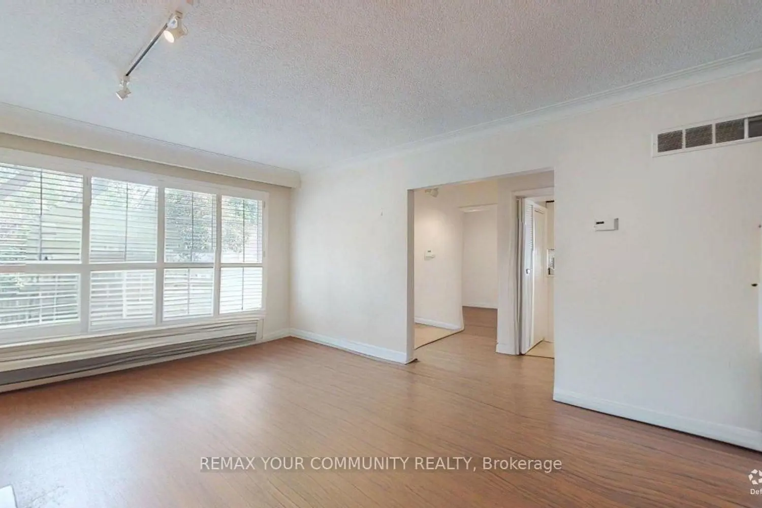 168 York Mills Road photo 4