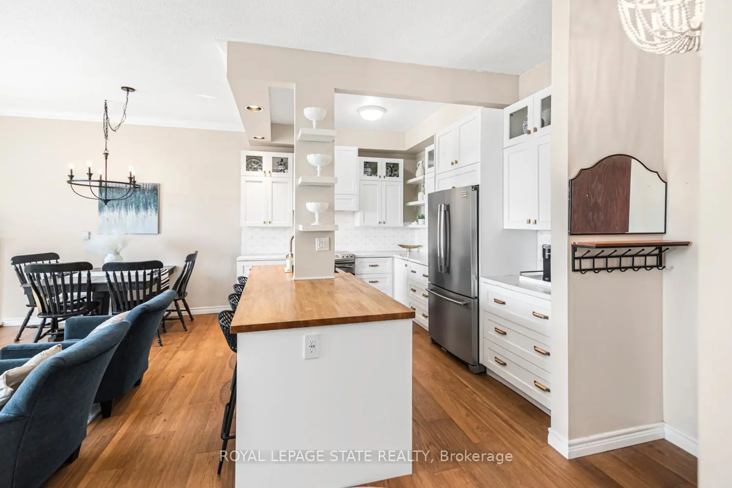 262 Dundas Street 311 photo 5
