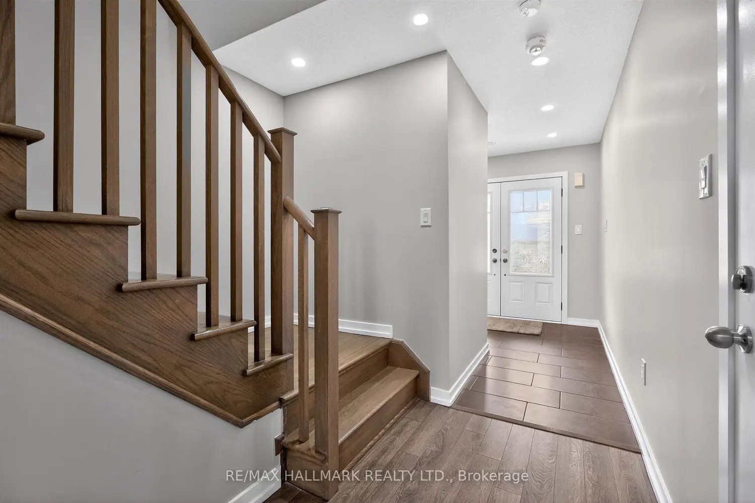 94 Golden Springs Drive photo 2
