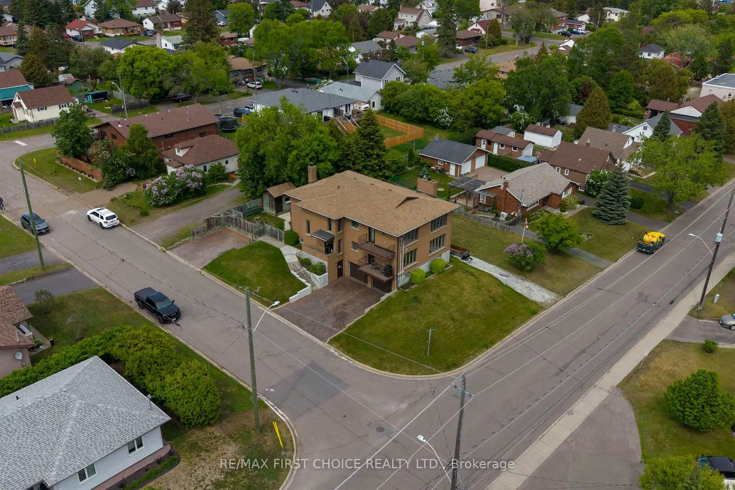 110 Albany Street photo 3