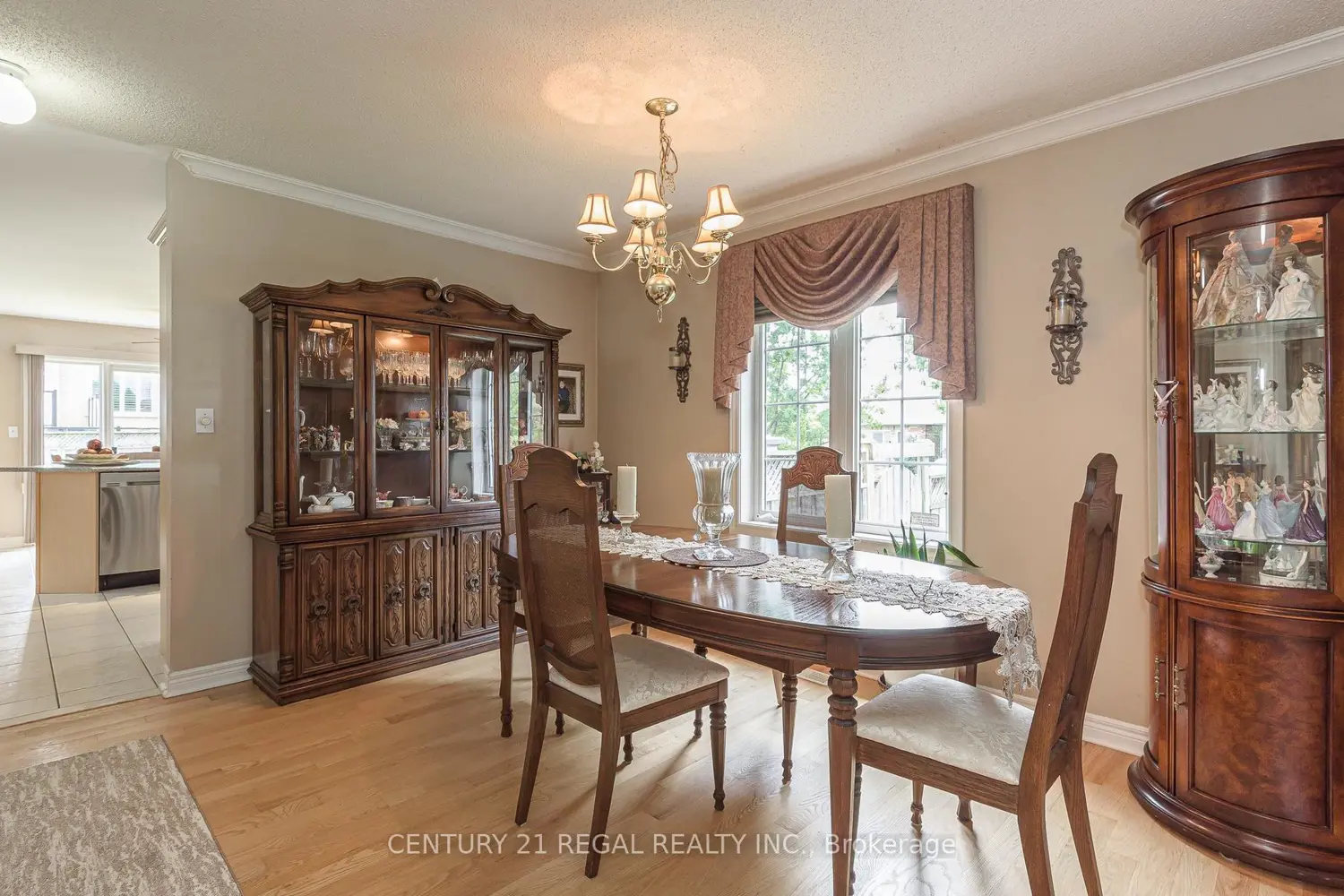 51 Royal Valley Drive photo 5