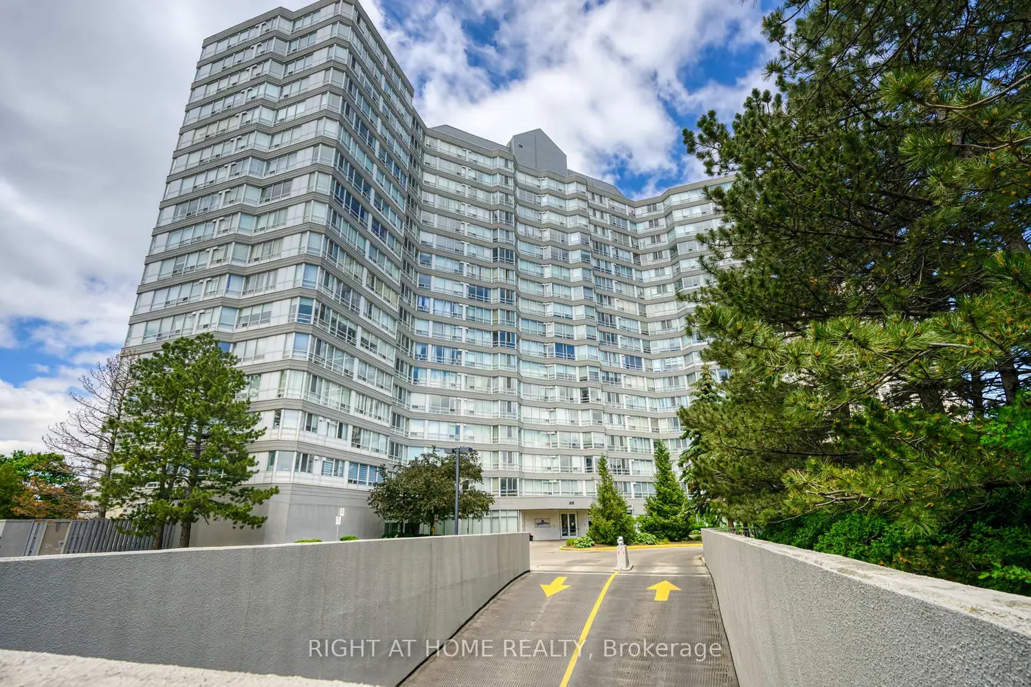 50 Kingsbridge Garden Circle 1408