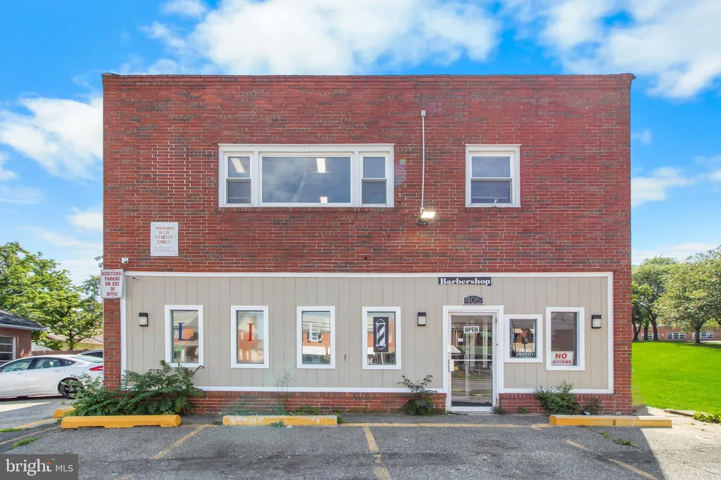 405 Stemmers Run Rd, Essex, MD 21221