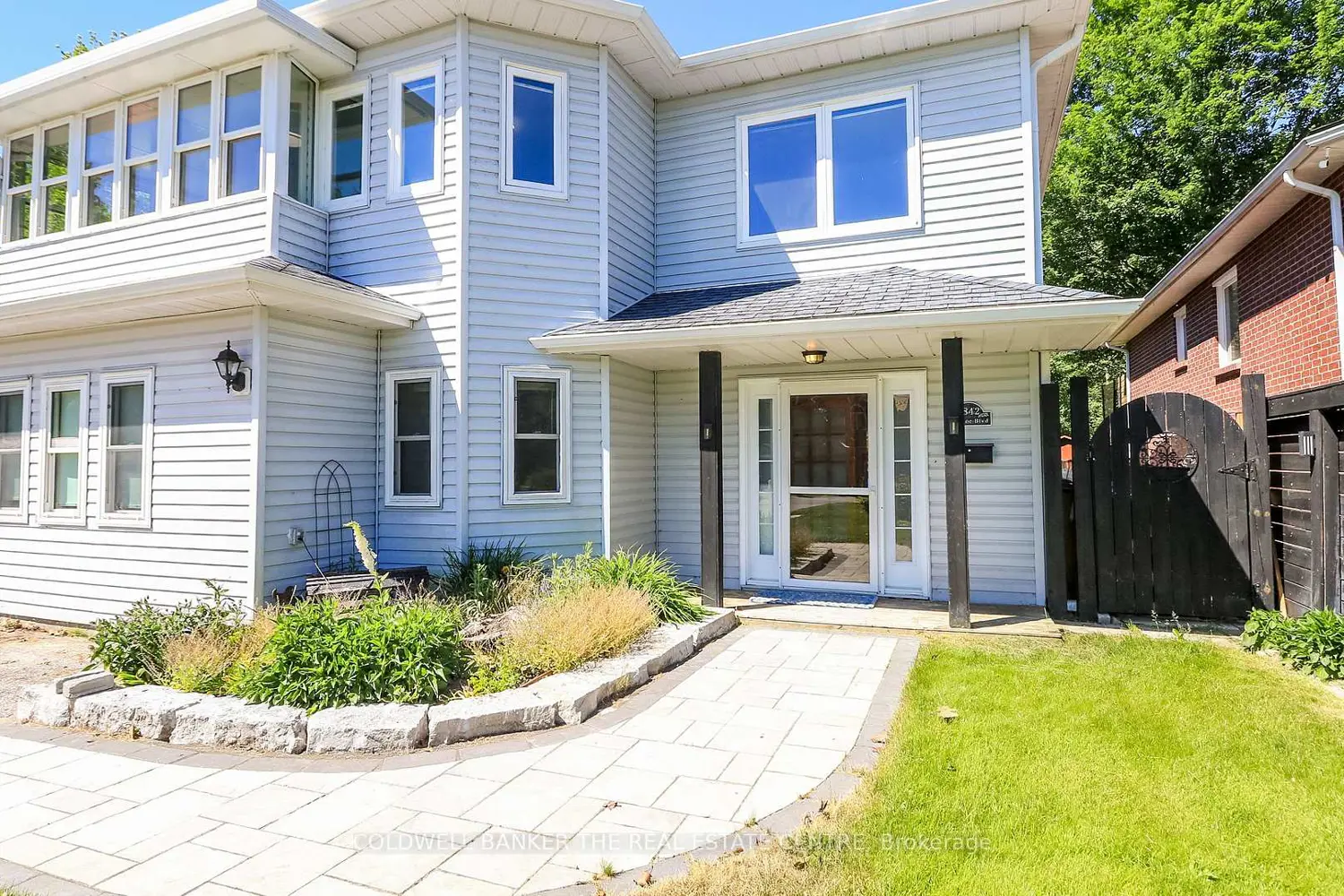 1842 Simcoe Boulevard
