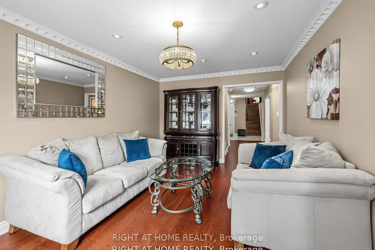 7068 Rosehurst Drive photo 2