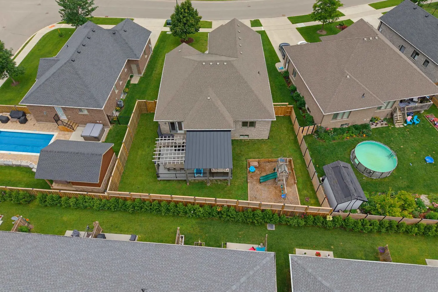 680 Rogers Road photo 3