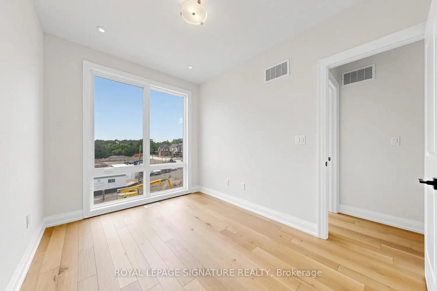 433 York Downs Boulevard photo 2