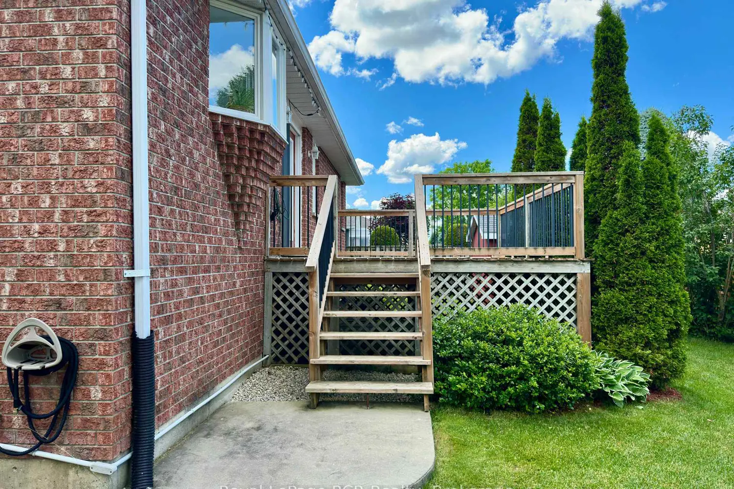 238 4Th Street Crescent