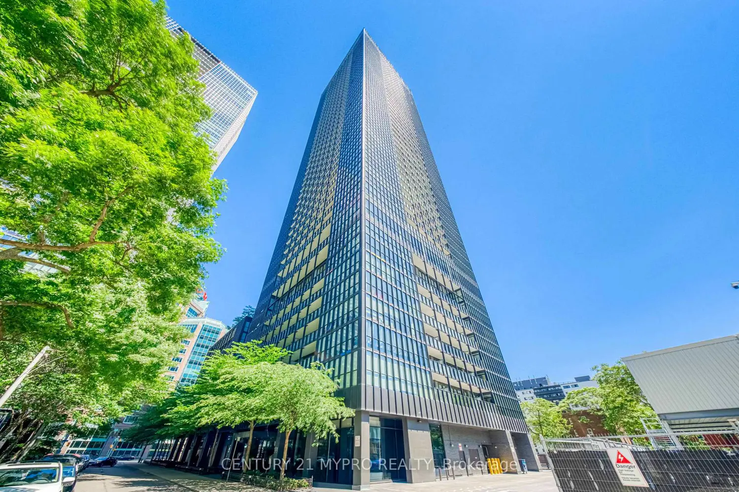 101 Charles Street 811 photo 2
