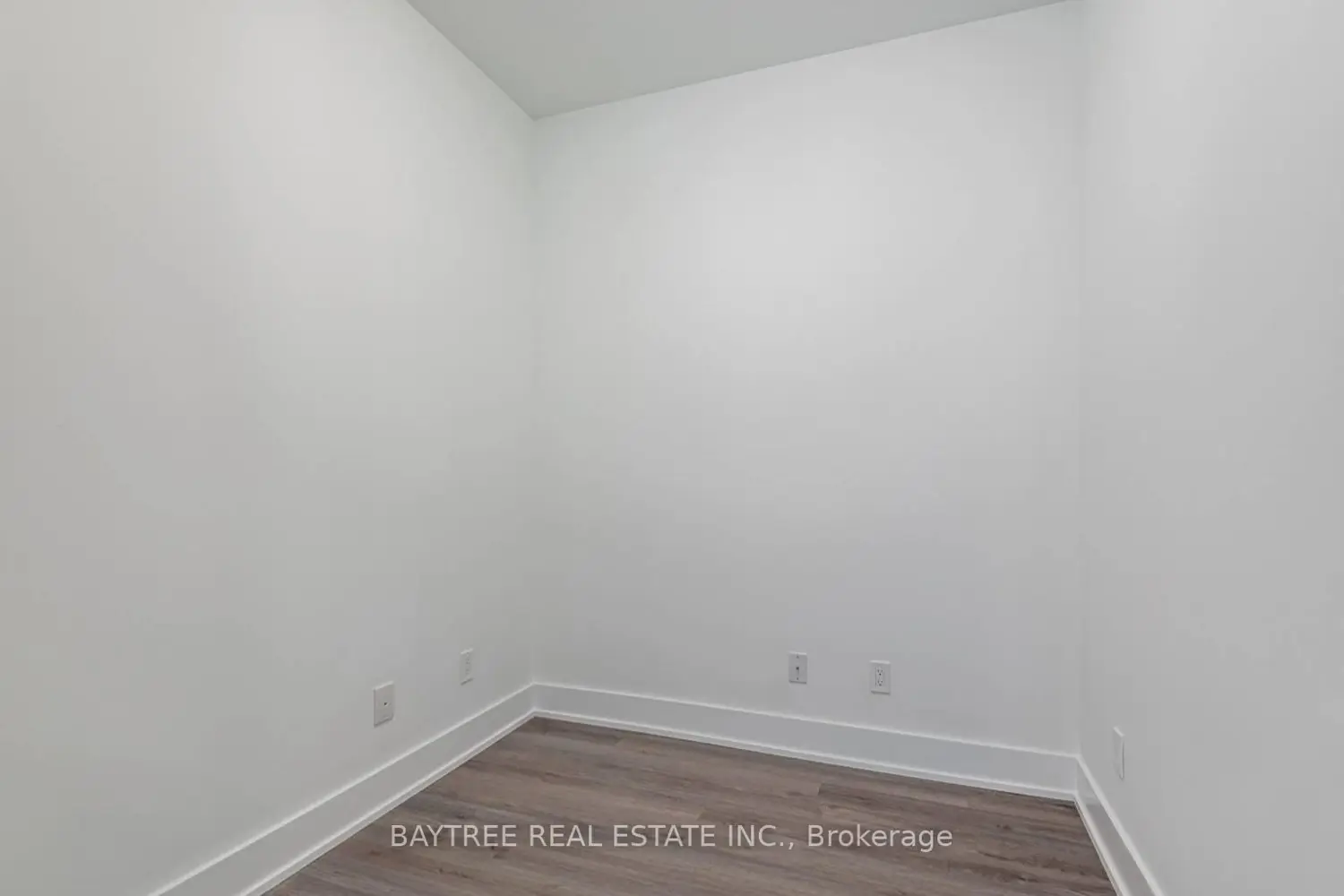 1 Belsize Drive 518 photo 3