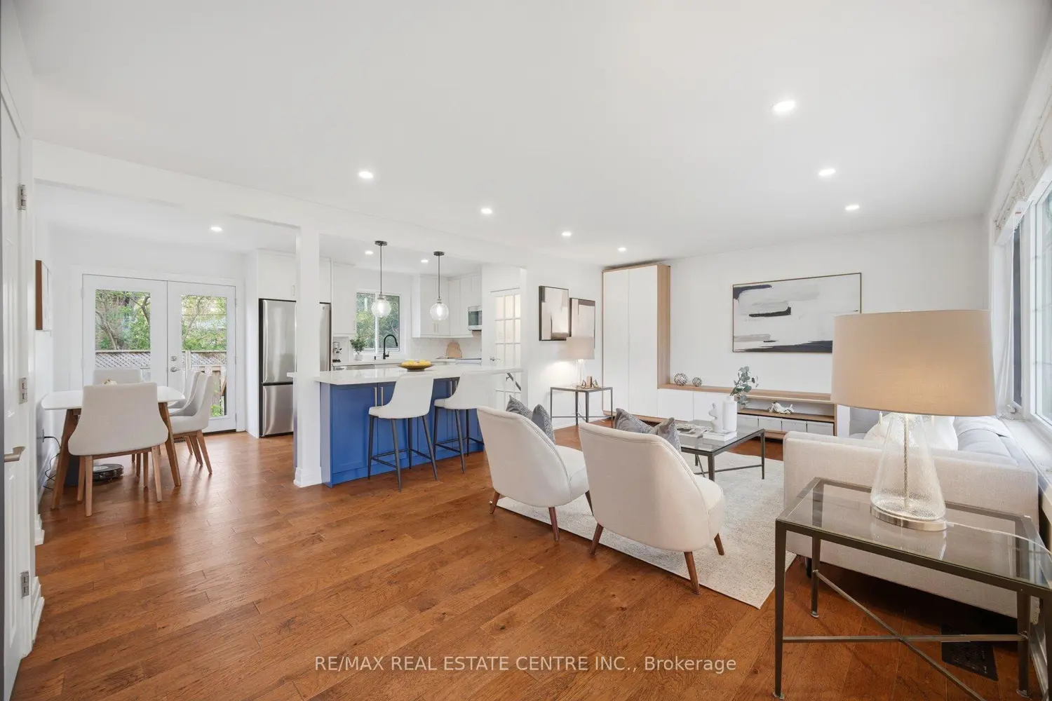 1376 Royal Drive photo 3