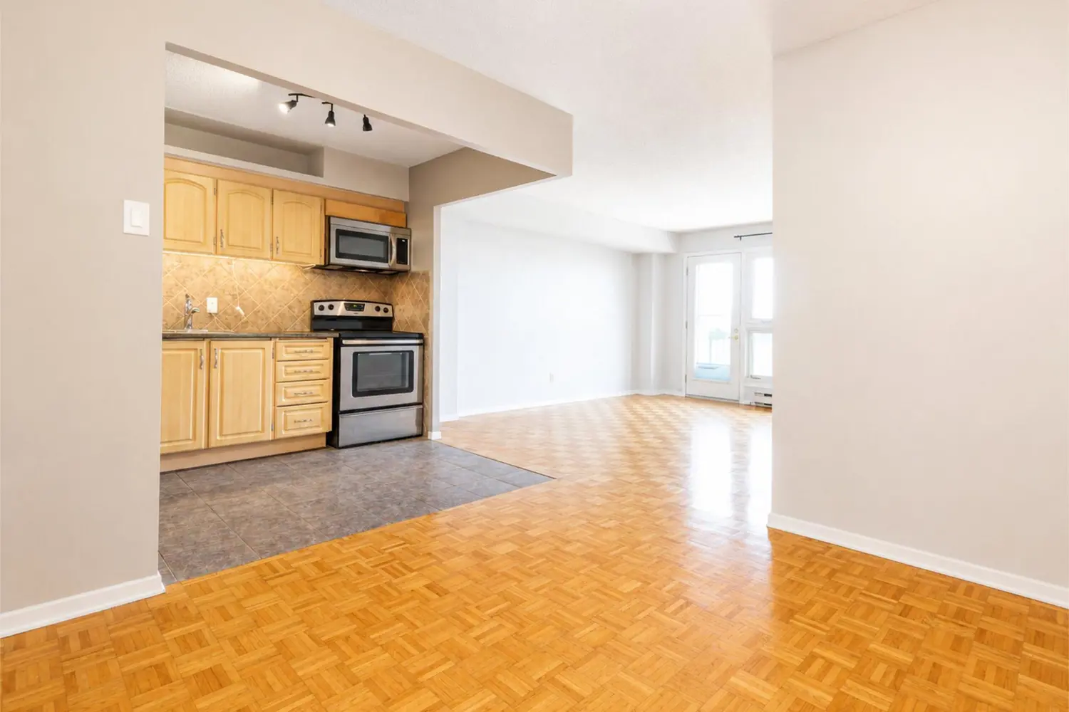 158C Mcarthur Avenue 708 photo 4