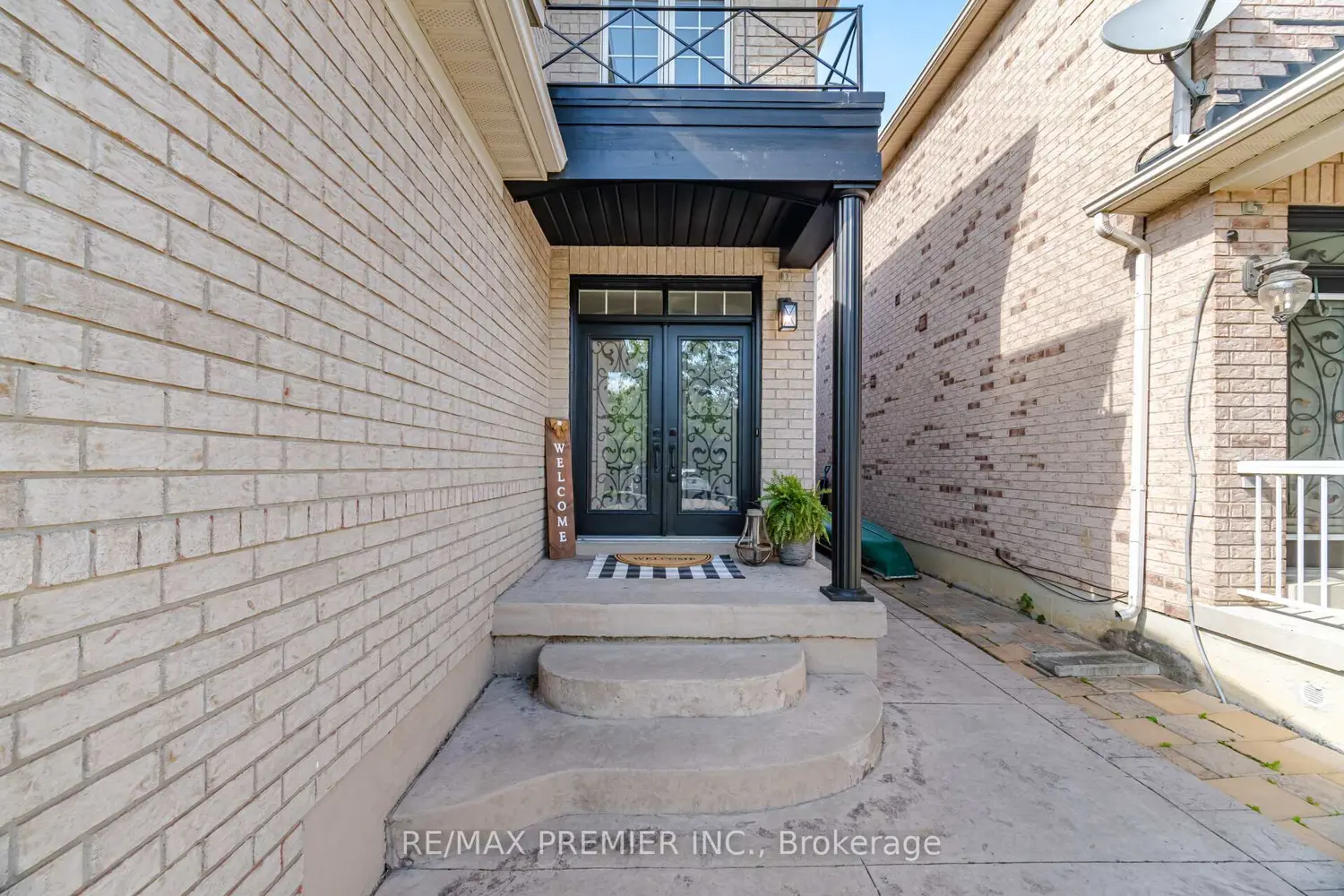 92 Headwater Road photo 2