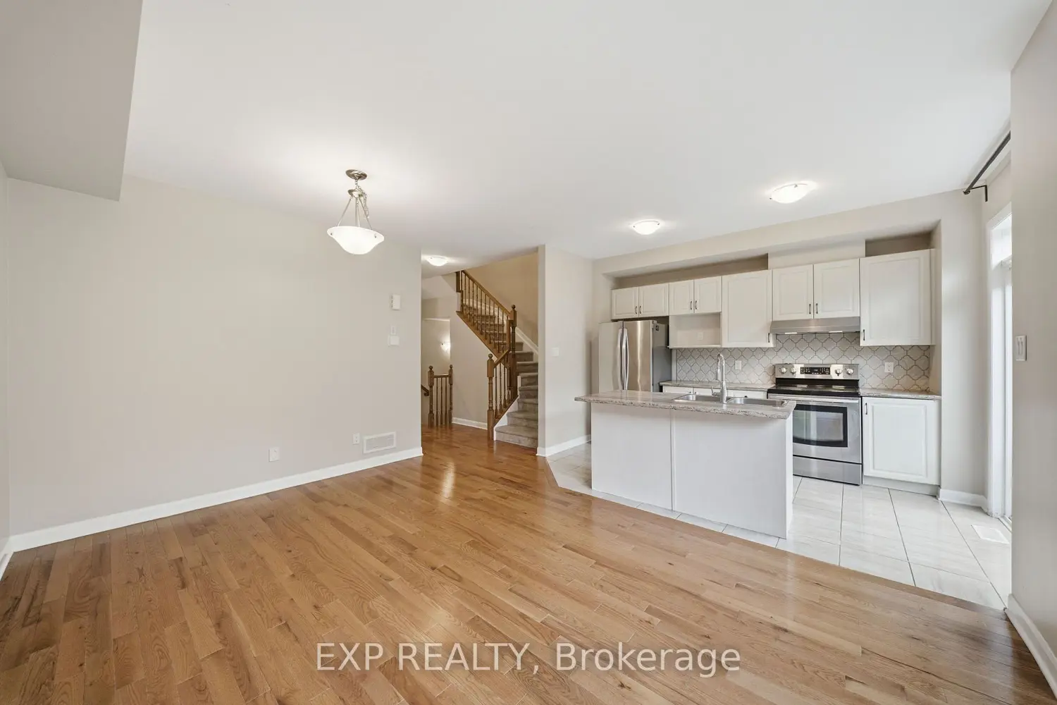222 Geyser Place photo 3