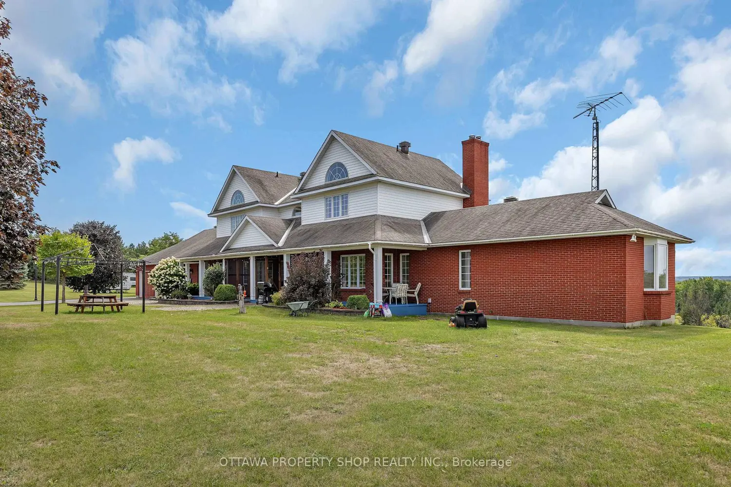 3057 Greenland Road photo 3