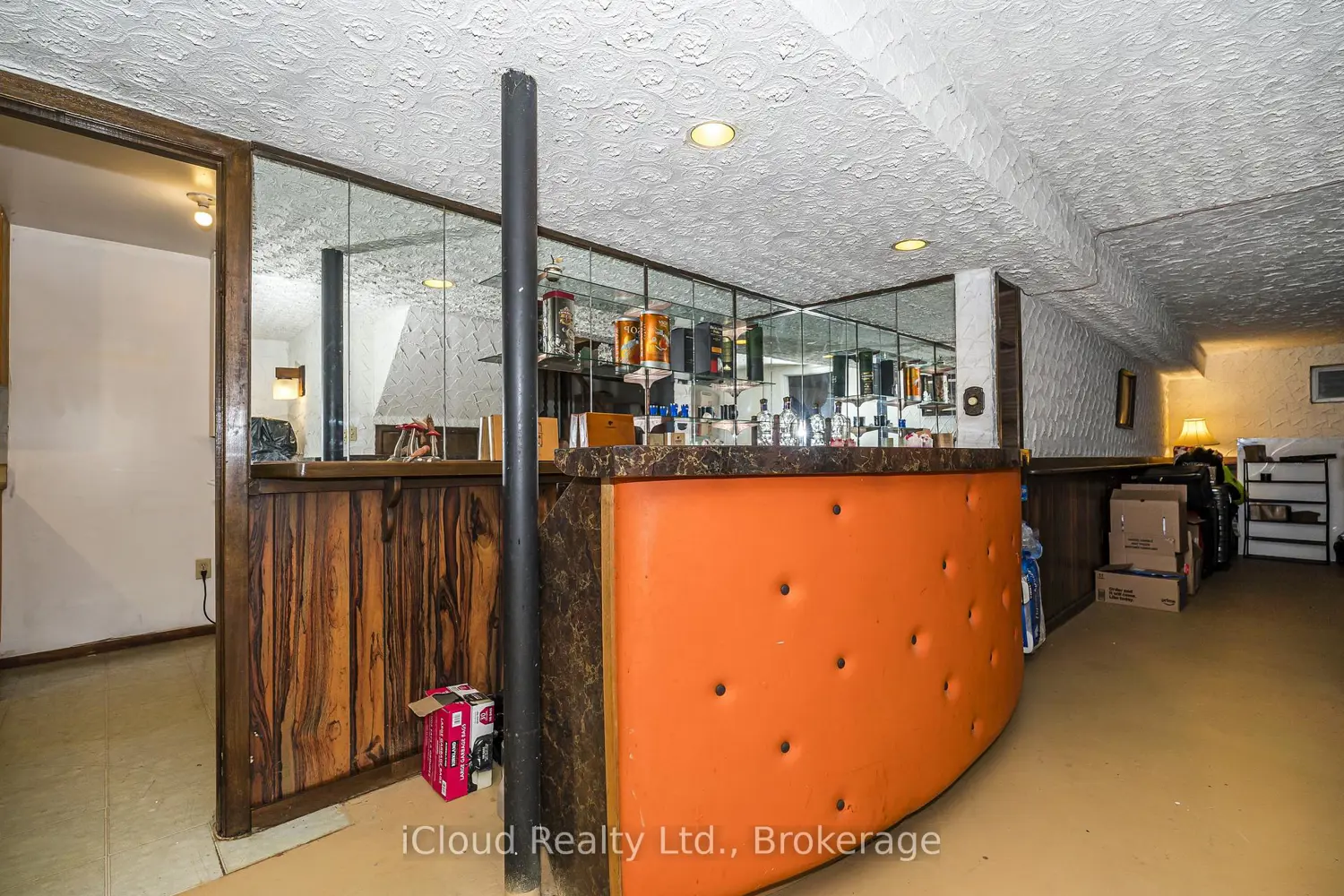 1704 Oberon Crescent photo 3