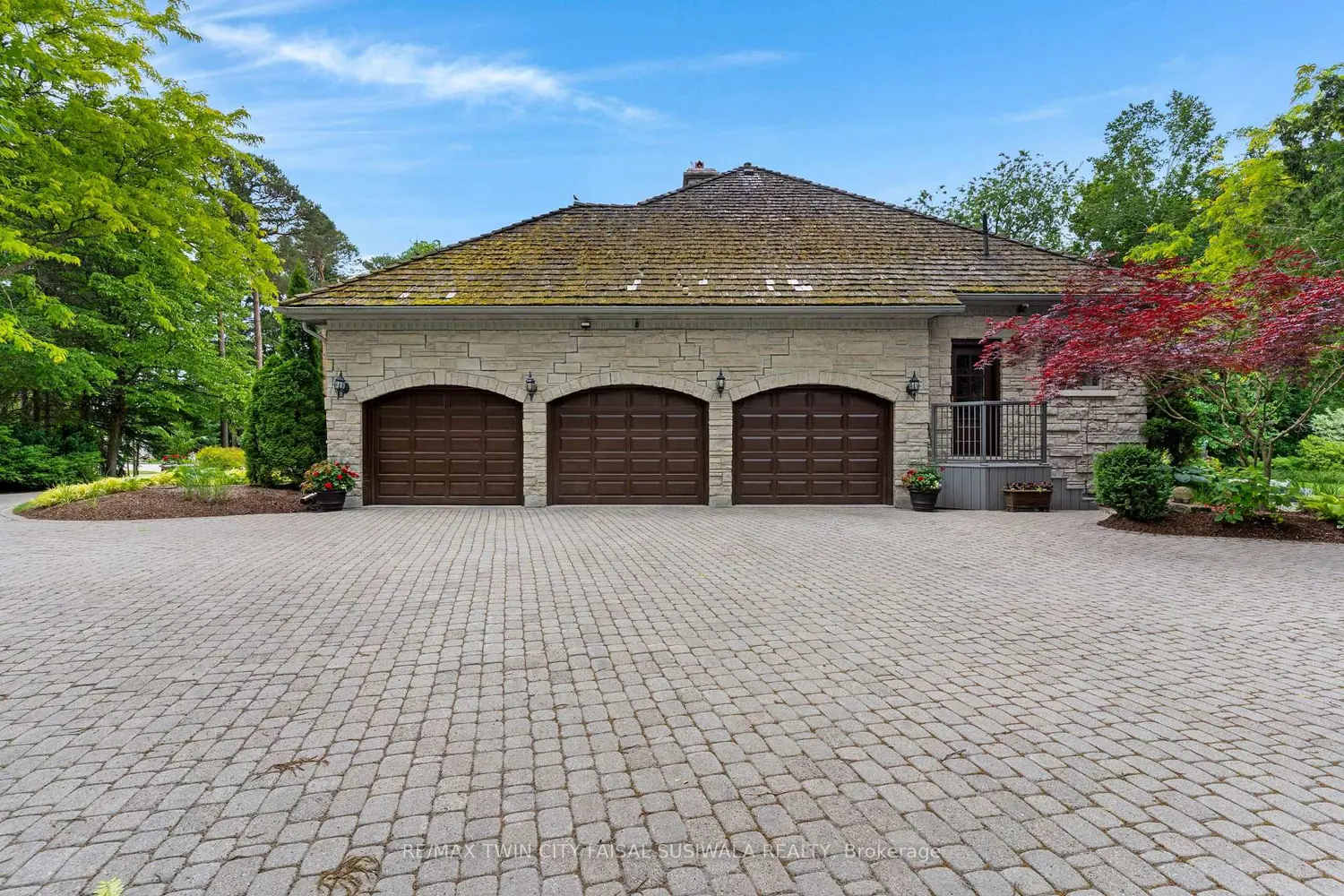 101 Deerpath Road photo 2