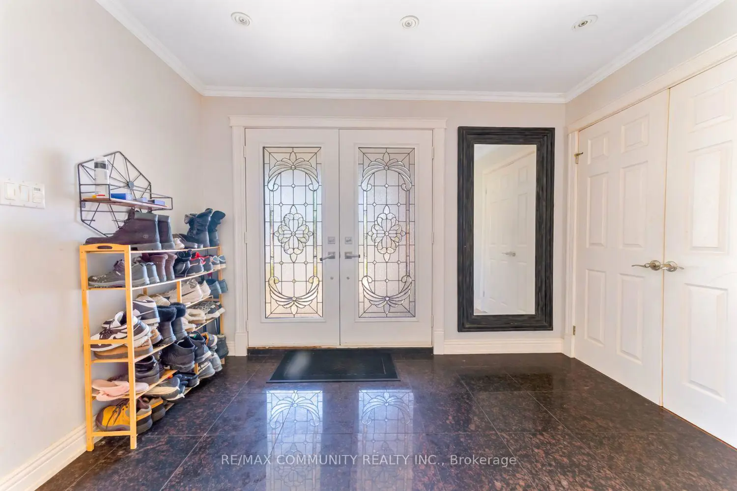 56 Cedar Brae Boulevard photo 3