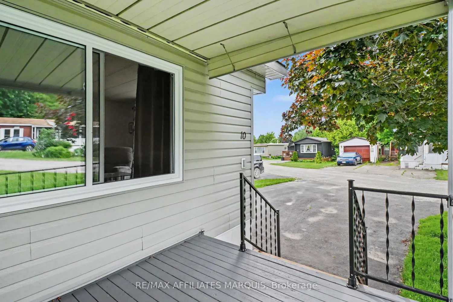 10 Saddle Avenue photo 2